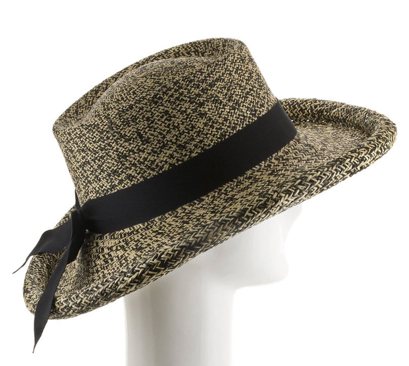 Black Dyed Straw and Natural Straw