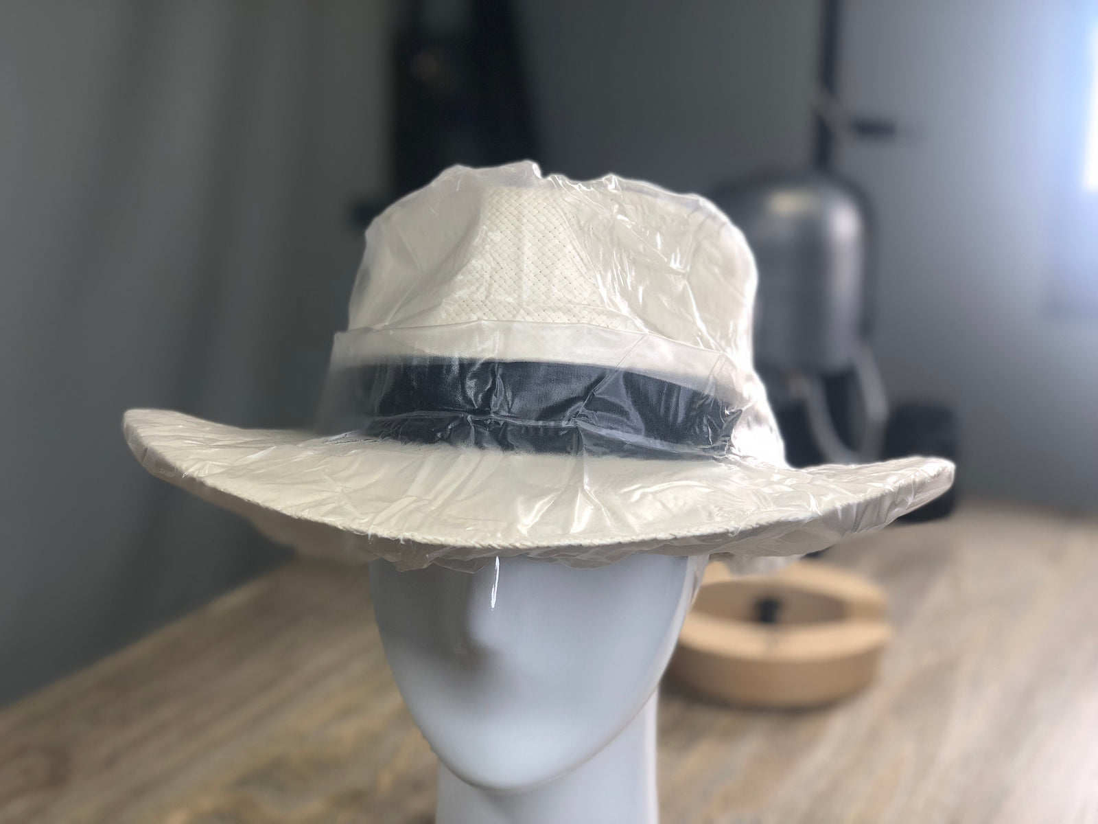 Housse de protection contre la pluie pour chapeaux à bords Paul Lashton